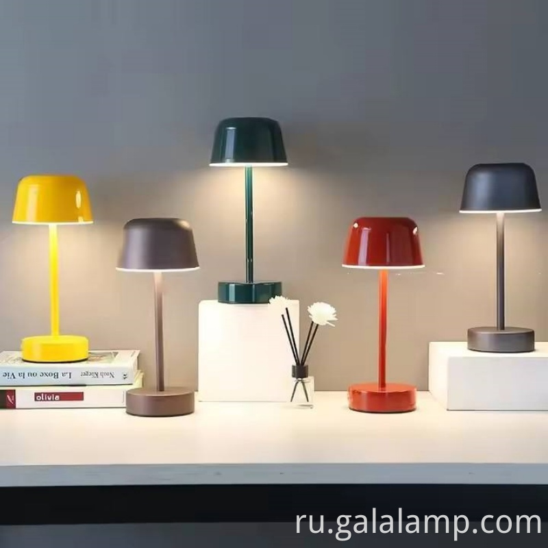 Модная беспроводная настольная лампа Trendy Cordless Table Lamp